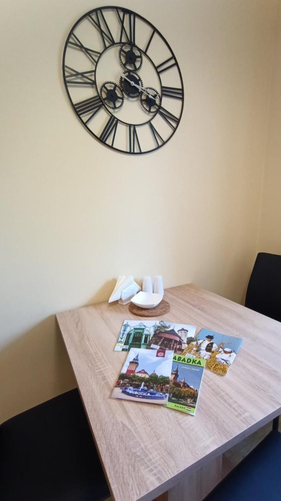 Apartman Taca Subotica Exteriör bild